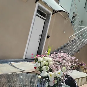 https://arcobaleno-room.hotelinveneto.com